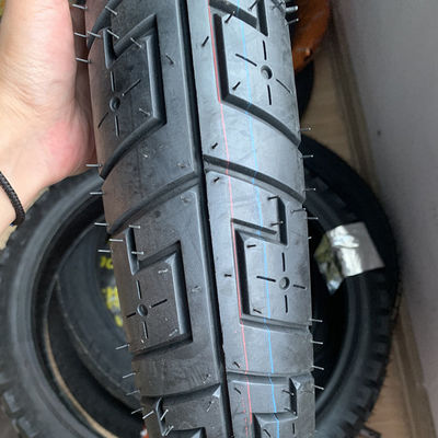 Capacità giornaliera 5000 pcs Mercato africano Motociclo pneumatico senza tubi 90/90 18 per accessibile