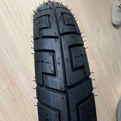 Capacità giornaliera 5000 pcs Mercato africano Motociclo pneumatico senza tubi 90/90 18 per accessibile