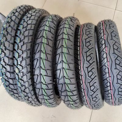 Capacità giornaliera 5000 pcs Mercato africano Motociclo pneumatico senza tubi 90/90 18 per accessibile