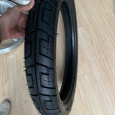 Super gomma pneumatica per moto 90/90/18 con capacità produttiva di 5000 pezzi al giorno