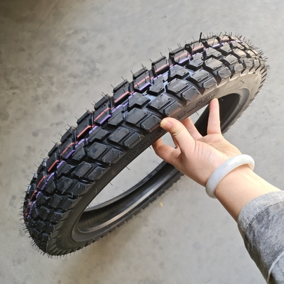 Mercato africano 3.00-17 Pneumatici per motociclette Pneumatici senza tubi con 35%-55% di gomma