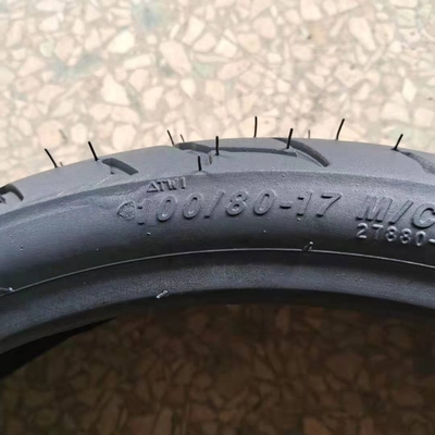 Resistenza alla trazione 10,5 Pneumatici per motocicli per il mercato africano 100/80-17 Pneumatici per motori in gomma naturale