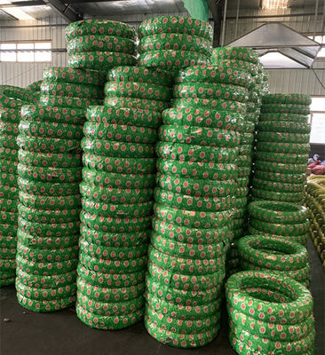 Pneumatici per motocicli da carico nel porto di Qingdao 130/90-10 per altri sistemi di carrozzeria per motocicli