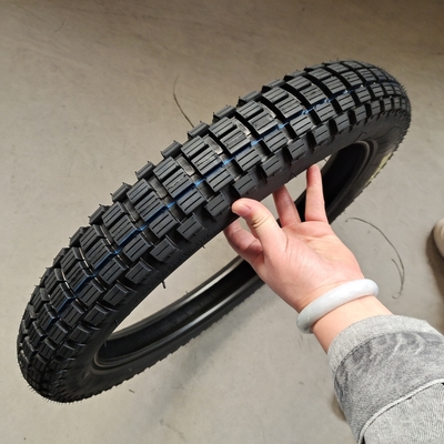Deep Design 300-18 gomma per motociclette per prestazioni superiori e lunga durata di vita