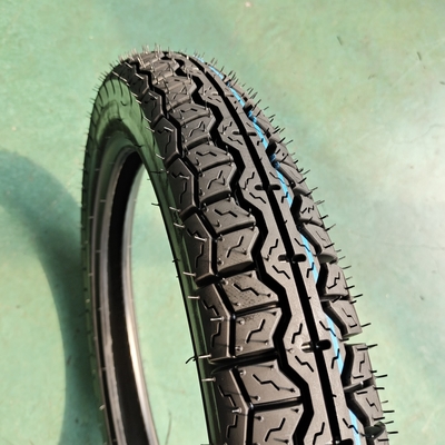 Pneumatici per motocicli senza tubi 3.00-18 5000 pcs al giorno Capacità di produzione per il mercato africano