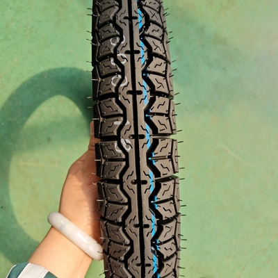 Pneumatici per motocicli senza tubi 3.00-18 5000 pcs al giorno Capacità di produzione per il mercato africano