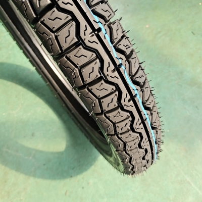 Pneumatici per motocicli senza tubi 3.00-18 5000 pcs al giorno Capacità di produzione per il mercato africano