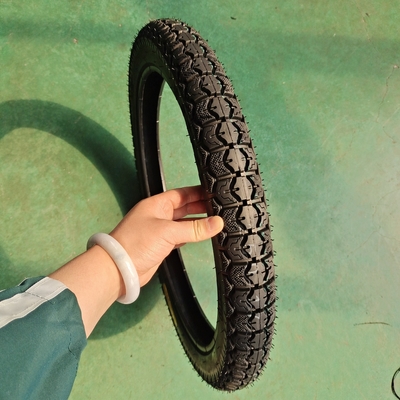 Superior Motorcycle Tire 2.50-17 per il mercato africano Tempo di consegna entro 25 giorni