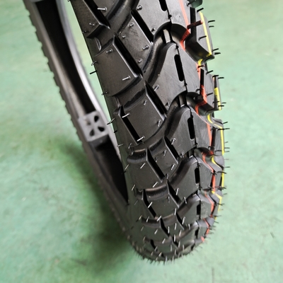 Ruote di gomma per motocicli pneumatici da 2.75-18 e con capacità produttiva di 5000 pezzi al giorno