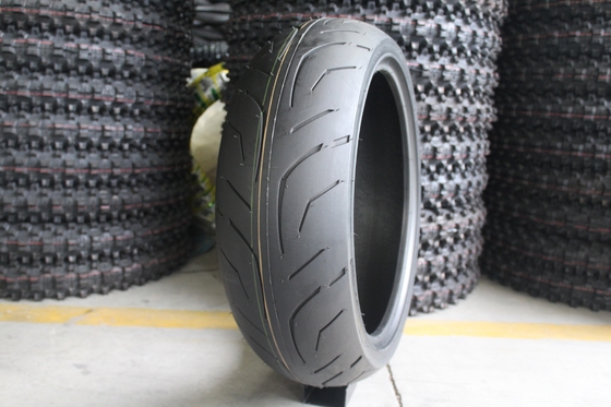 Pneumatici senza tubo per motocicli ad alta capacità di carico 180/50/17 TL per la tua motocicletta