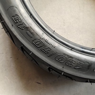 130/70-13 Pneumatici per motocicli Pneumatici per scooter elettrici in Indonesia con 280kpa di pressione dell'aria