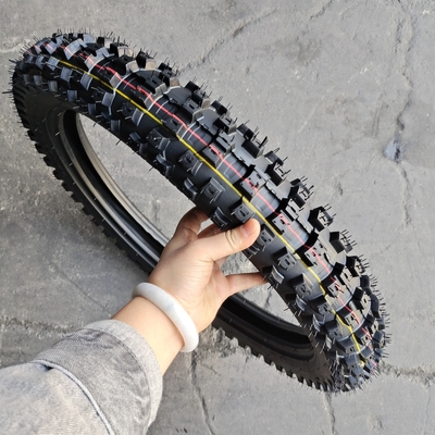 13000PCS carico QTY/40'HQ pneumatico per moto 80/100-19 con 35%-45% di gomma