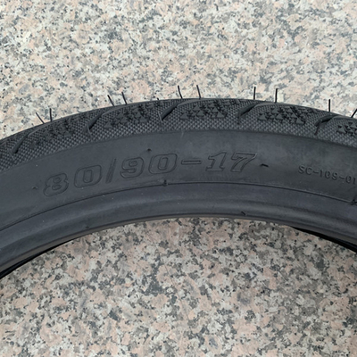 35%-55% Contenuto di gomma 80/90-17 Pneumatici per motociclette destinati al mercato africano