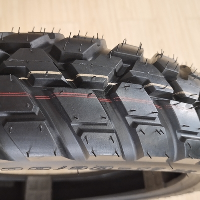 Pneumatici/pneumatici per motocicli di design approfondito OEM 100/90-17 110/90-17 TT/TL con 35%-55% di contenuto di gomma