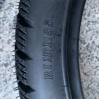 Pneumatici per super motociclette 130/90-10 con 35%-55% di gomma e lunga durata di vita