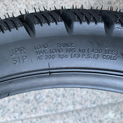 Contenuto di gomma del 35%-55% 4.00-8 Pneumatici per motociclette per esigenze del cliente