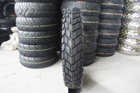 110/90-16 110/90-17 Pneumatici per motociclette e pneumatici senza tubi Super con 35%-45% di contenuto di gomma
