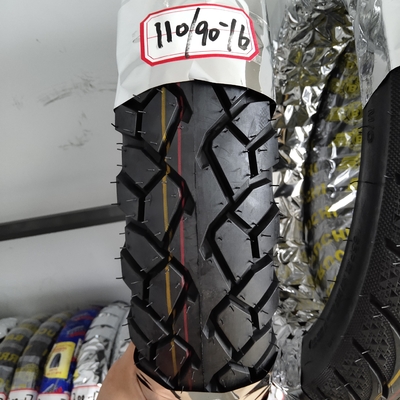 16 pollici 110/90-16 pneumatici per moto senza tubo al porto di Qingdao con pressione dell'aria 280kpa