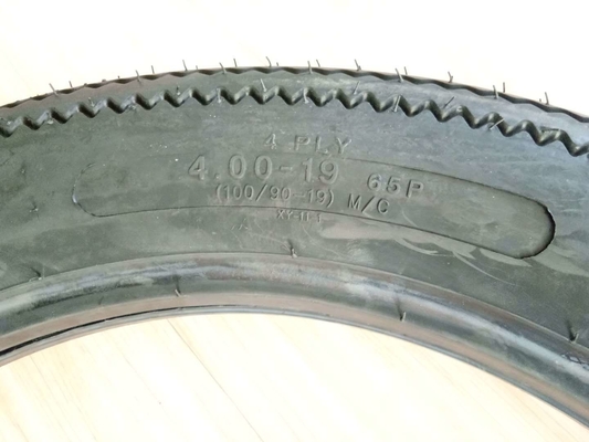 150 km/h velocità Sawtooth Pattern Pneumatico senza tubi per motociclette 4.00-19 per il mercato africano
