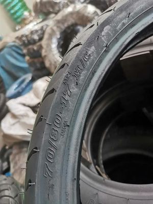 Prezzi accessibili 70/80-17 70 80 17 Pneumatici senza tubi per motociclette con certificazione ISO9001