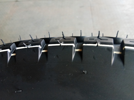 110/90-18 110/100-18 120/90-18 120/100-18 Pneumatici off-road per motociclette con involucro