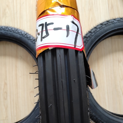 Pneumatici da motociclista resistenti 275-17 con durata di 20000 KM e resistenza alla trazione 10.5