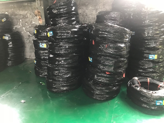 Materiale di nylon in acciaio di gomma naturale 130/60-13 Tl pneumatici senza tubi per motocicli