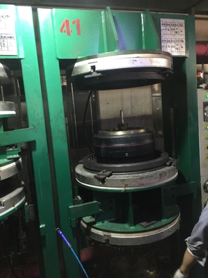 4.00-8 Dimensione del pneumatico Tuk Tuk MRF pneumatico a tre ruote per sostituzione/riparazione
