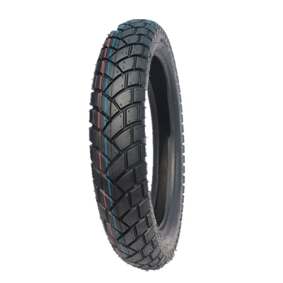 Malesia 120/80-17 Pneumatici senza tubi per moto 35%-55% Contenuto di gomma per una presa superiore