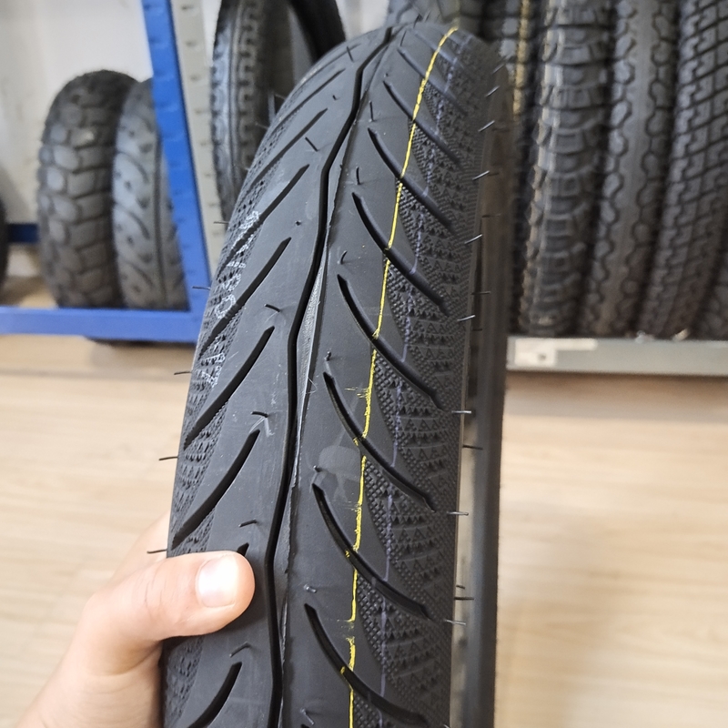 Pneumatici e tubi interni per motociclette di gomma naturale in acciaio di nylon 90/90-17 destinati al mercato del Venezuela