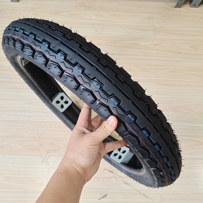 Venezuela Mercato pneumatici per motociclette 3.60H18 con colore nero e Qingdao porto di carico