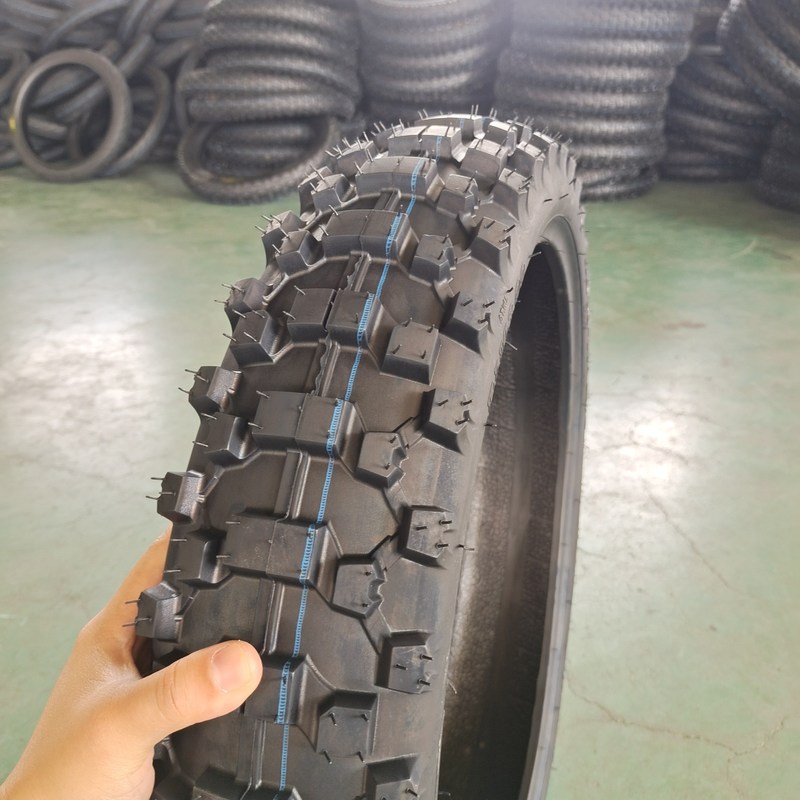 35%-55% di contenuto di gomma pneumatici per motociclette in nylon110/70-17 per i distributori di Qingdao