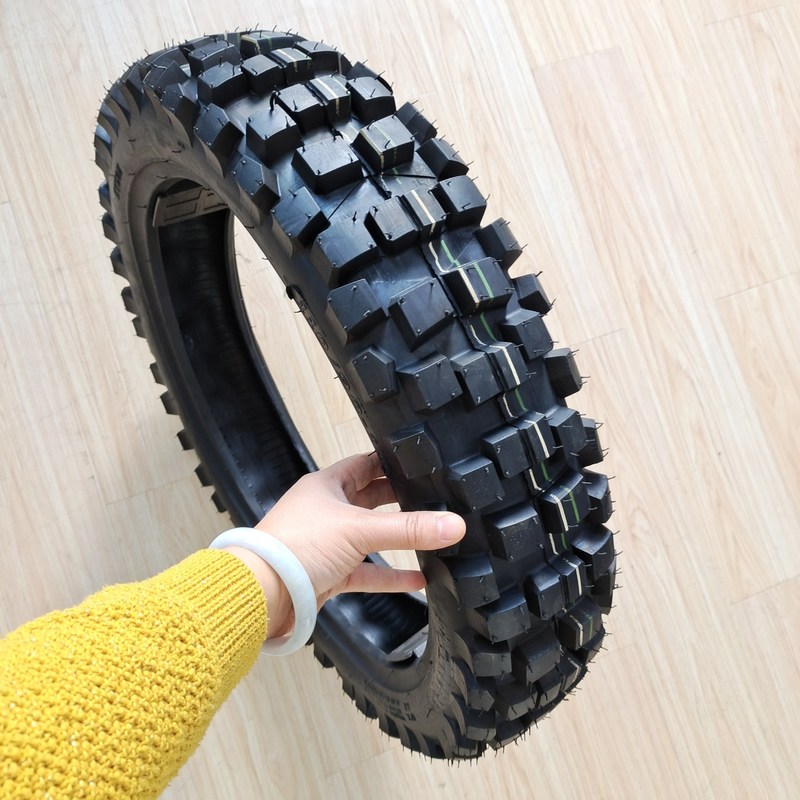 Materiale grezzo pneumatico per moto 110/90-18 pneumatico senza tubi per prestazioni