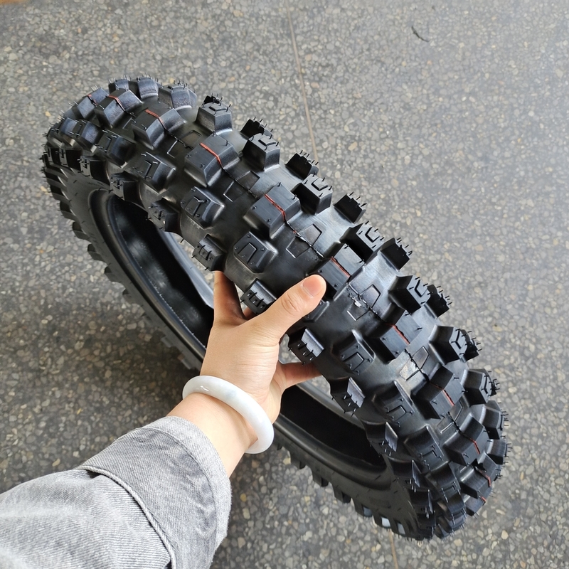 Vendere pneumatici da moto 110/100-18 con colore nero e Ply Rating 6PR/8PR