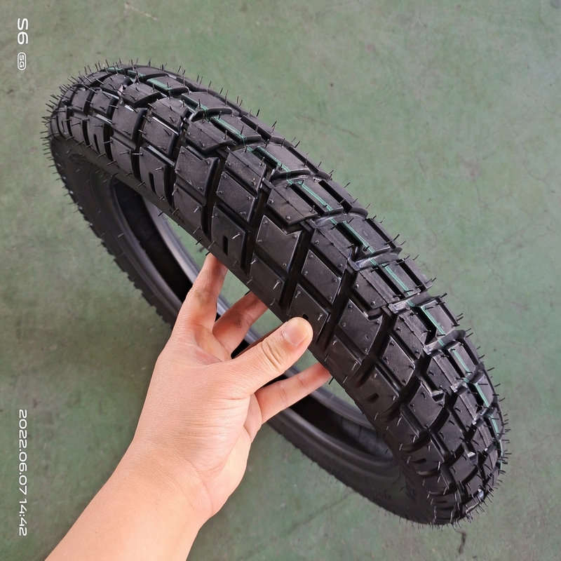 Acceptabile pneumatico OEM di gomma per moto 80/100-14 per la garanzia del involucro del pneumatico