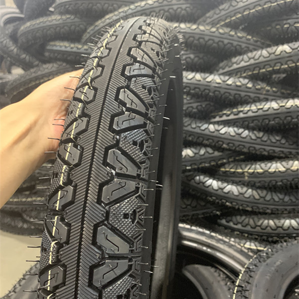 Ruote e pneumatici per motociclette per 3.00-17 Port Qingdao Port di carico Forza di trazione 10.5