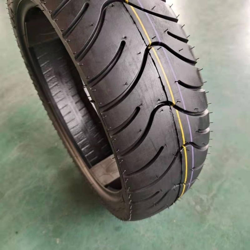 Prendi il tuo scooter con pneumatici da 3.50-10 per motociclette Capacità di produzione 5000 pezzi al giorno