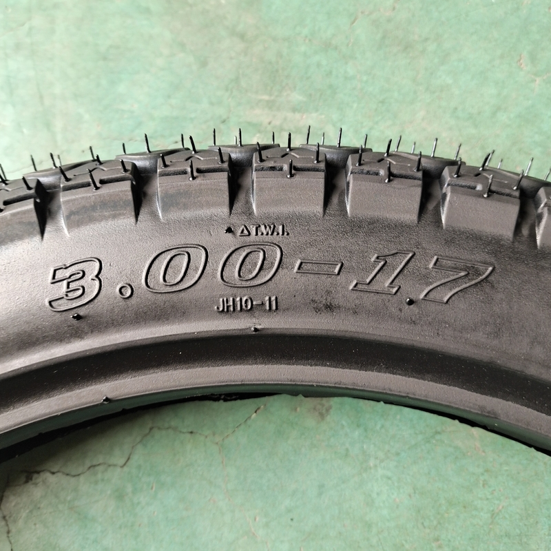 Pneumatici per motocicli 17 3.00-17 Pneumatici per supermobili con resistenza alla trazione di lunga durata