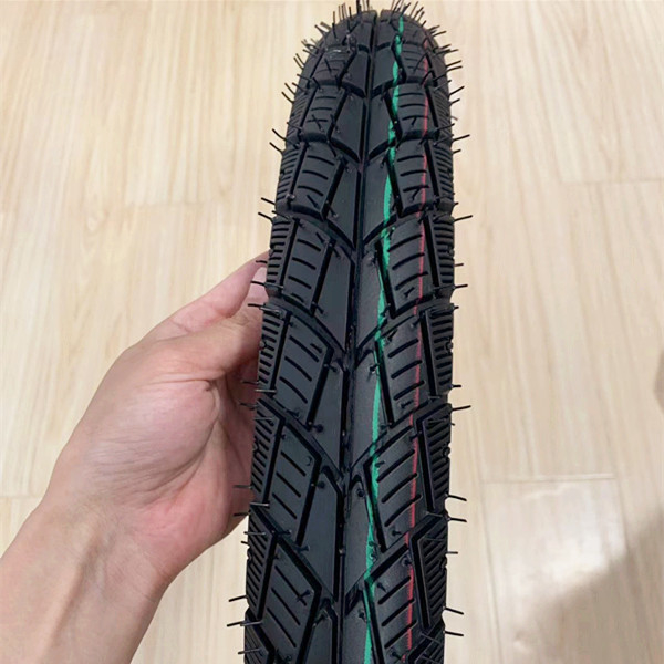 Accessori per motociclette Casco pneumatico da 17 pollici per le esigenze del mercato africano