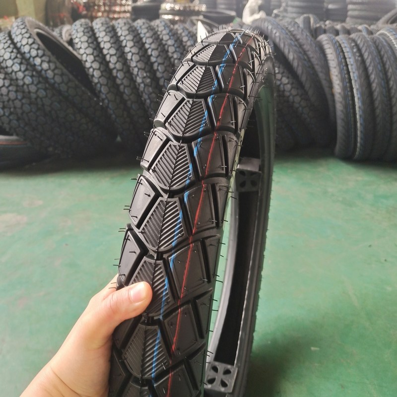 Pneumatici senza tubi per motocicli 3.00-18 35%-55% Contenuto di gomma 6pr/8pr Ply Rating