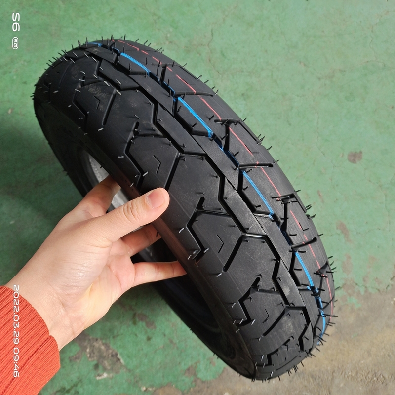 10 pollici pneumatico da moto 110/90-10 6 Ply Rate con gomma nera e 35%-55% di contenuto di gomma