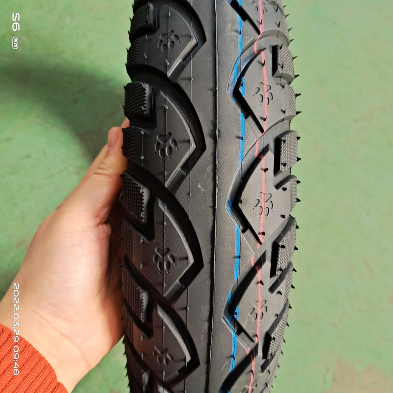 Pneumatici senza tubi per motocicli da 3.50-10 con colore nero e gomma naturale