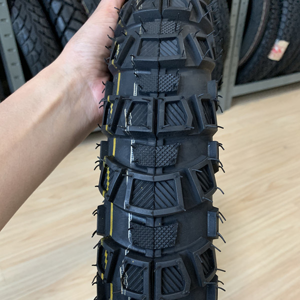 8PR Ply Rating Tire Casing Vendere pneumatici e tubi per motocicli 3.00-17