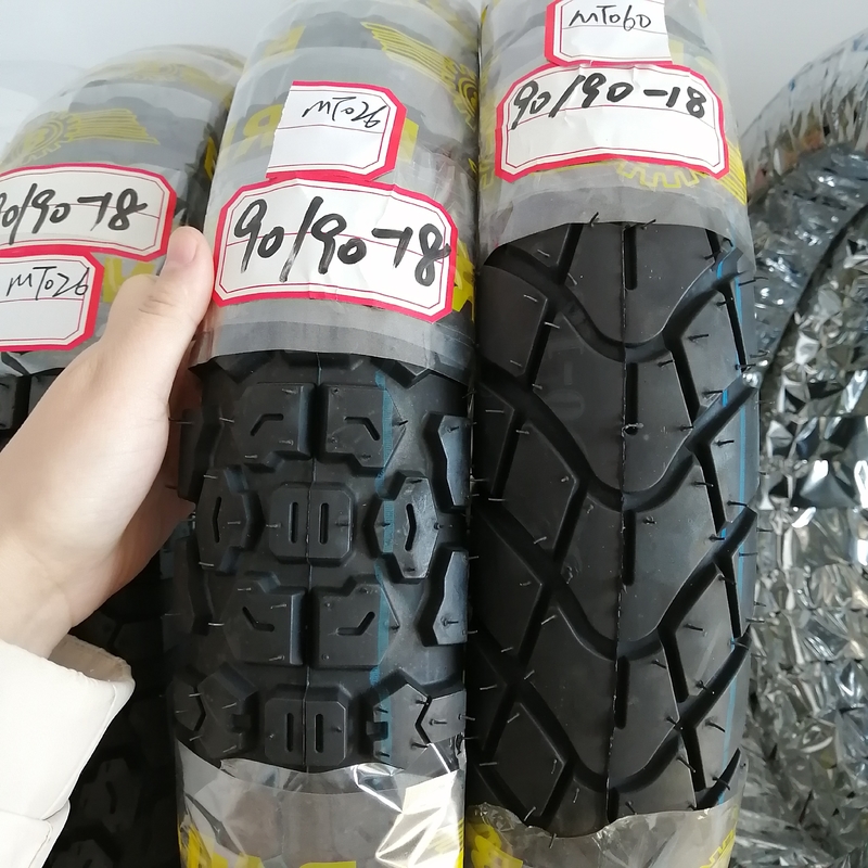Vendere pneumatici per motocicli 90/90-18 per sostituzione/riparazione nel porto di Qingdao