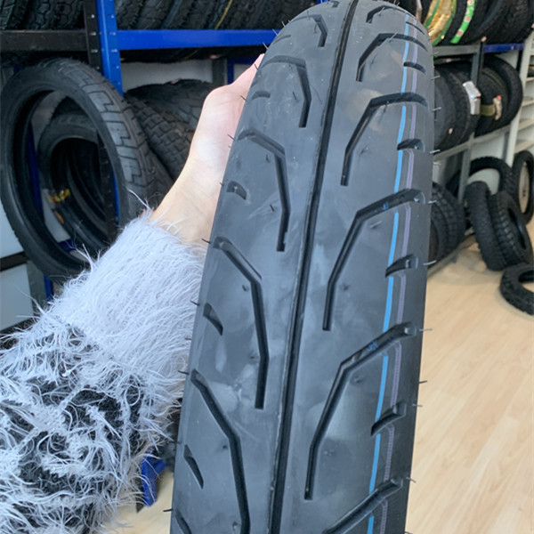 Capacità di produzione 5000 pcs al giorno pneumatici per moto 90/90-17 a Lowest