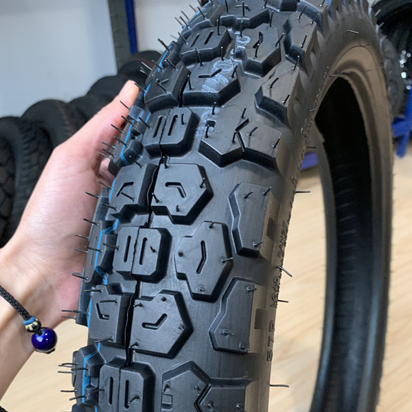 35%-55% di contenuto di gomma Pneumatici grassi offroad Motociclo 90 90 18 e con involucro