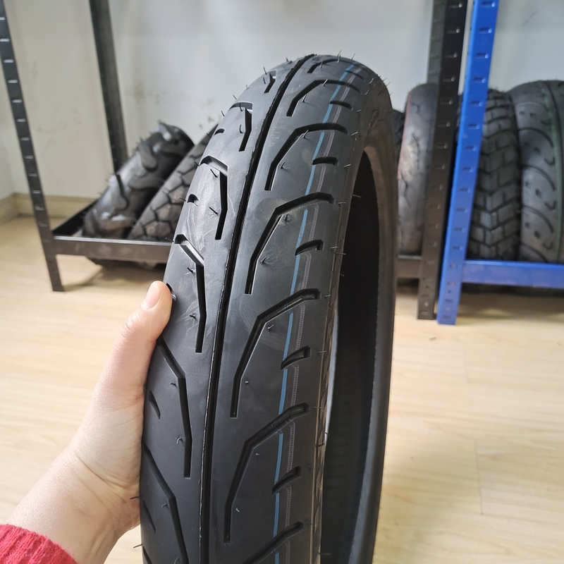 35%-55% Contenuto di gomma 90/90-17 TL Pneumatico per motociclette per la certificazione ISO9001