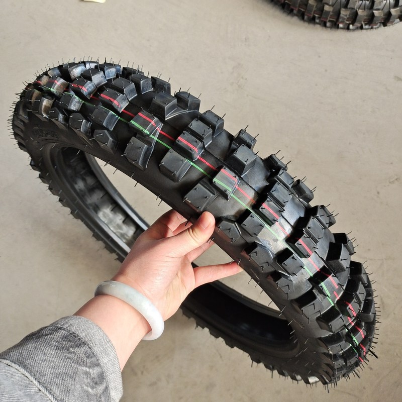 pneumatici per motocicli senza tubo di nylon di gomma naturale 4.10-18 per motociclette e pneumatici