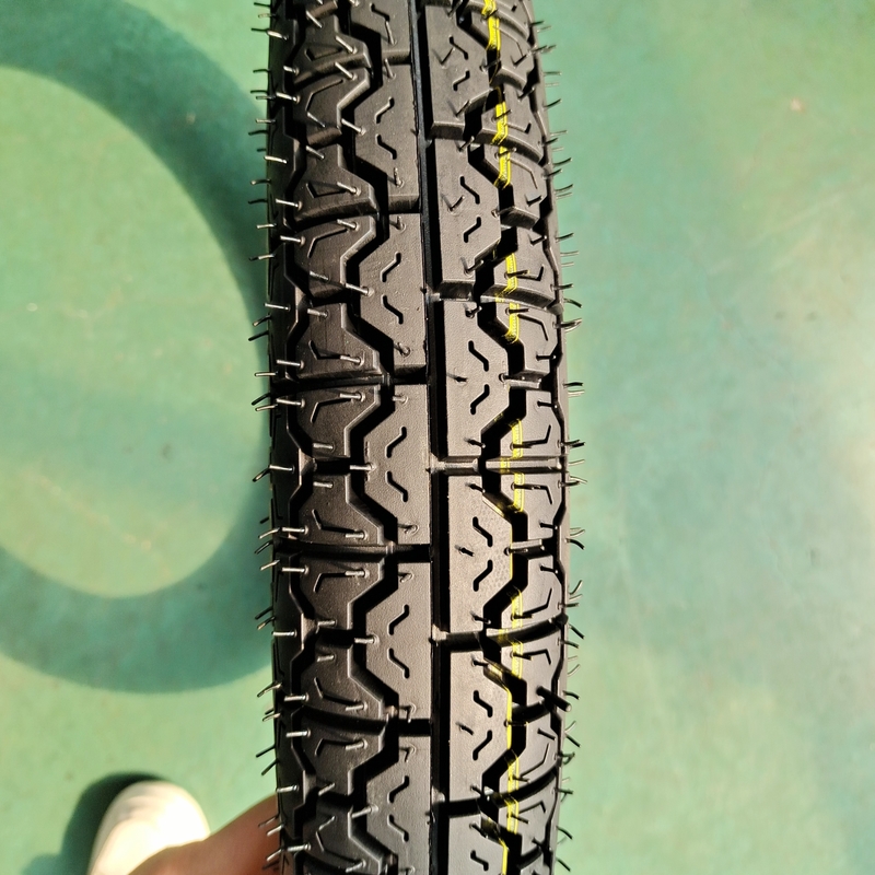 Emark Pneumatico per motociclette 300-17 Casco di pneumatico resistente e contenuto di gomma del 35%-55%
