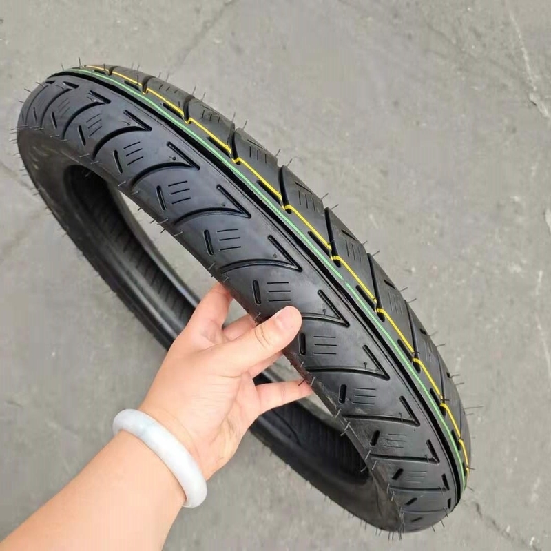 Natura gomma senza tubi 90/90-18 Pneumatico per motociclette con ricambi Vita utile 20000 KM